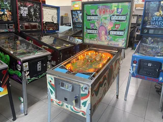 Honey Pinball Machine for sale, 4 players by Williams