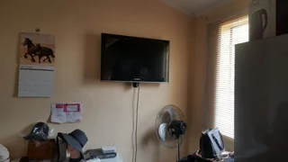 2 bedroom house that has 1 bedroom available to rent for 1 female boarder fully furnished R2800 PM..