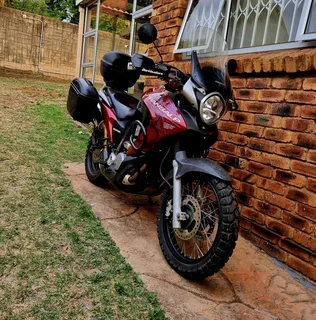 HONDA TRANSALP XL 700CC