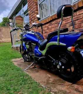 SUZUKI BOULEVARD M50  VZ 800  ONLY 25000 KMS