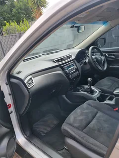 2016 NISSAN X-TRAIL DCI SERVICE HISTORY AND SPARE KEYS