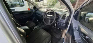 Isuzu Kb250 Club Cab