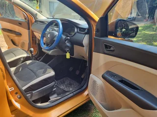 2021 Renault Triber 1.0 Expression Life *7 Seater*