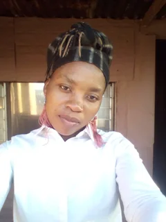 Part time or Live out Nanny, Housekeeper Pretty 30yrs needs a job urgently