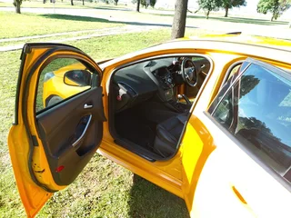 2013 Ford Focus 2l ST Hatchback