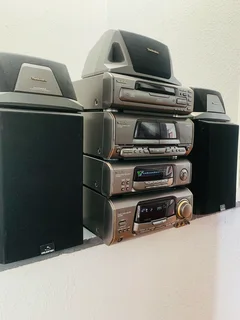 Technics 5CD changer Hifi  with celeston 3 speakers in excellent condition for only R3000 not nego