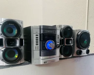 Sony powerfull sound system in good condition with amazing sound for R3500 only and no scammers