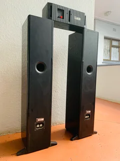 Boston A360 floor standing speakers and CRC center speaker working 100% for only R3,600 not negotiab