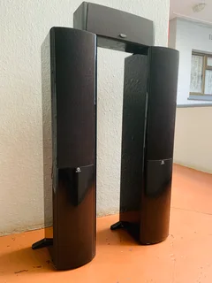 Boston A360 floor standing speakers and CRC center speaker working 100% for only R3,600 not negotiab