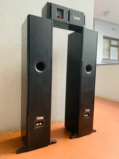 Boston A360 floor standing speakers and CRC center speaker working 100% for only R3,600 not negotiab