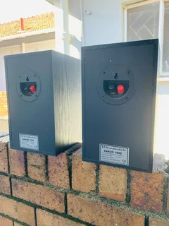 Wharefedale Xarus1000 bookshelf speakers in excellent condition for only R1,200 not negotiable