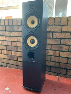 Wharefedale diamond 8.4 speaker for sale only (1) speaker working  for only R1000 not negotiable