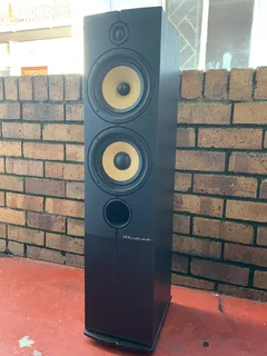 Wharefedale diamond 8.4 speaker for sale only (1) speaker working  for only R1000 not negotiable