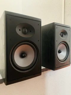 Boston CR 77 amazing speaker with excellent sound quality for only R2,600 not negotiable please