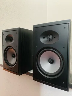 Boston CR 77 amazing speaker with excellent sound quality for only R2,600 not negotiable please