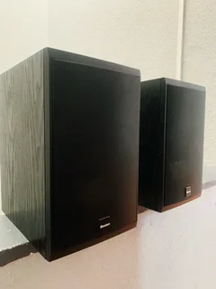 Boston CR 77 amazing speaker with excellent sound quality for only R2,600 not negotiable please