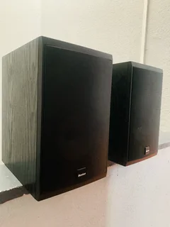 Boston CR 77 amazing speaker with excellent sound quality for only R2,600 not negotiable please