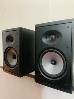 Boston CR 77 amazing speaker with excellent sound quality for only R2,600 not negotiable please