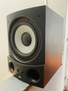 Psb Subsonic 5i powerfull 10 inches active subwoofer working 100%for only R2,750 not negotiable