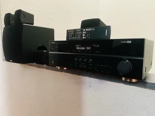 Yamaha amplifier with subwoofer and speakers including remote control for only R4000 only