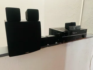 Yamaha amplifier with subwoofer and speakers including remote control for only R4000 only