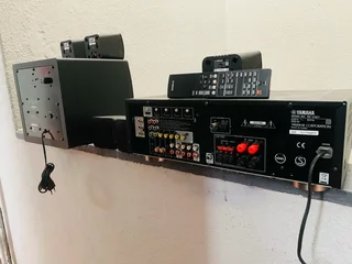 Yamaha amplifier with subwoofer and speakers including remote control for only R4000 only