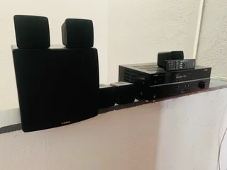 Yamaha amplifier with subwoofer and speakers including remote control for only R4000 only