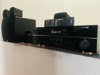 Yamaha amplifier with subwoofer and speakers including remote control for only R4000 only