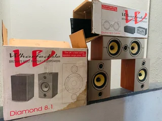 Wharefedale Diamond 8 center speaker and Diamond 8 bookshelves with box in excellent condition