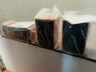 Wharefedale Diamond 8 center speaker and Diamond 8 bookshelves with box in excellent condition