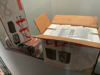 Wharefedale Diamond 8 center speaker and Diamond 8 bookshelves with box in excellent condition