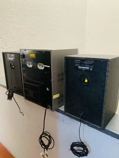 JVC 3 CD changer powerfull HIFI with amazing sound in good condition and no scammers please