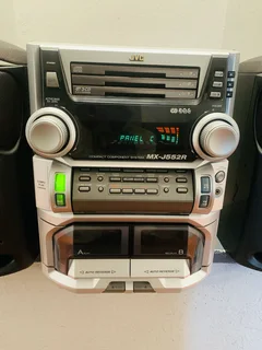 JVC 3 CD changer powerfull HIFI with amazing sound in good condition and no scammers please