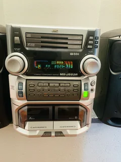 JVC 3 CD changer powerfull HIFI with amazing sound in good condition and no scammers please