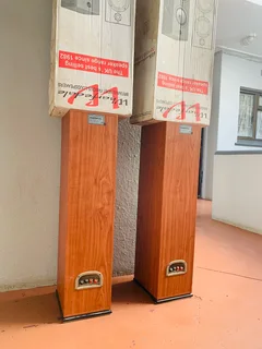 Wharefedale Diamond 8.4 Speakers with box in excellent working condition for only R2800 not negotiab