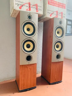 Wharefedale Diamond 8.4 Speakers with box in excellent working condition for only R2800 not negotiab