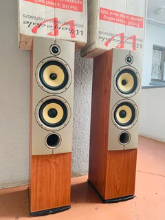 Wharefedale Diamond 8.4 Speakers with box in excellent working condition for only R2800 not negotiab
