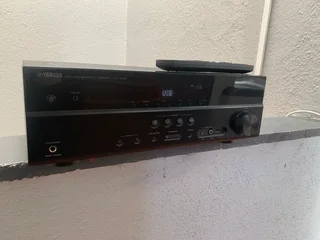 Yamaha amplifier with remote control including HDMI and USB working 100% for only R2,900 not nego
