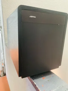 Jamo SUB 250 powerfull active subwoofer working  for only R3500 not negotiable and no scammers