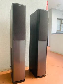Jamo S606 floor standing speakers with inbuilt subwoofer working  for only R5500 not negotiable