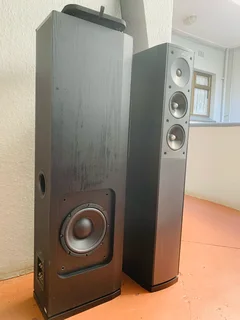 Jamo S606 floor standing speakers with inbuilt subwoofer working  for only R5500 not negotiable