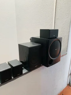 Sony active subwoofer with speakers in excellent working condition for only R1200 not negotiable