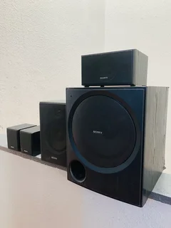 Sony active subwoofer with speakers in excellent working condition for only R1200 not negotiable