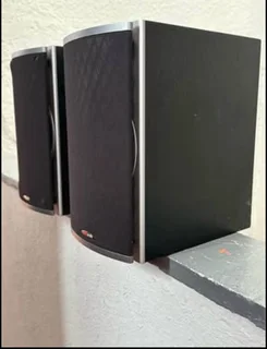 Polk Audio RTi4 speakers with amazing sound working 100% for only R3,000 not negotiable please