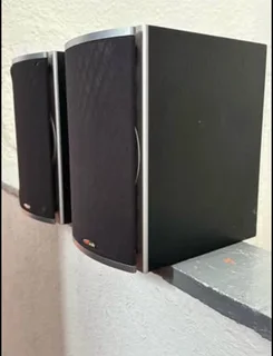 Polk Audio RTi4 speakers with amazing sound working 100% for only R3,000 not negotiable please