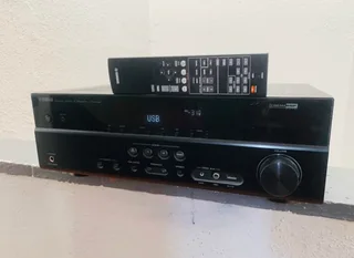 Yamaha amplifier with remote control including HDMI and USB working 100% for only R2,900 not negotia