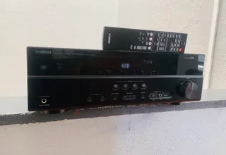 Yamaha amplifier with remote control including HDMI and USB working 100% for only R2,900 not negotia