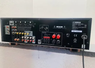 Yamaha amplifier with remote control including HDMI and USB working 100% for only R2,900 not negotia