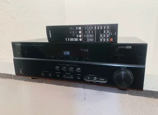 Yamaha amplifier with remote control including HDMI and USB working 100% for only R2,900 not negotia