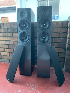 Jamo S506 floor standing speakers working 100% for only R2,300 not negotiable please and no scammers